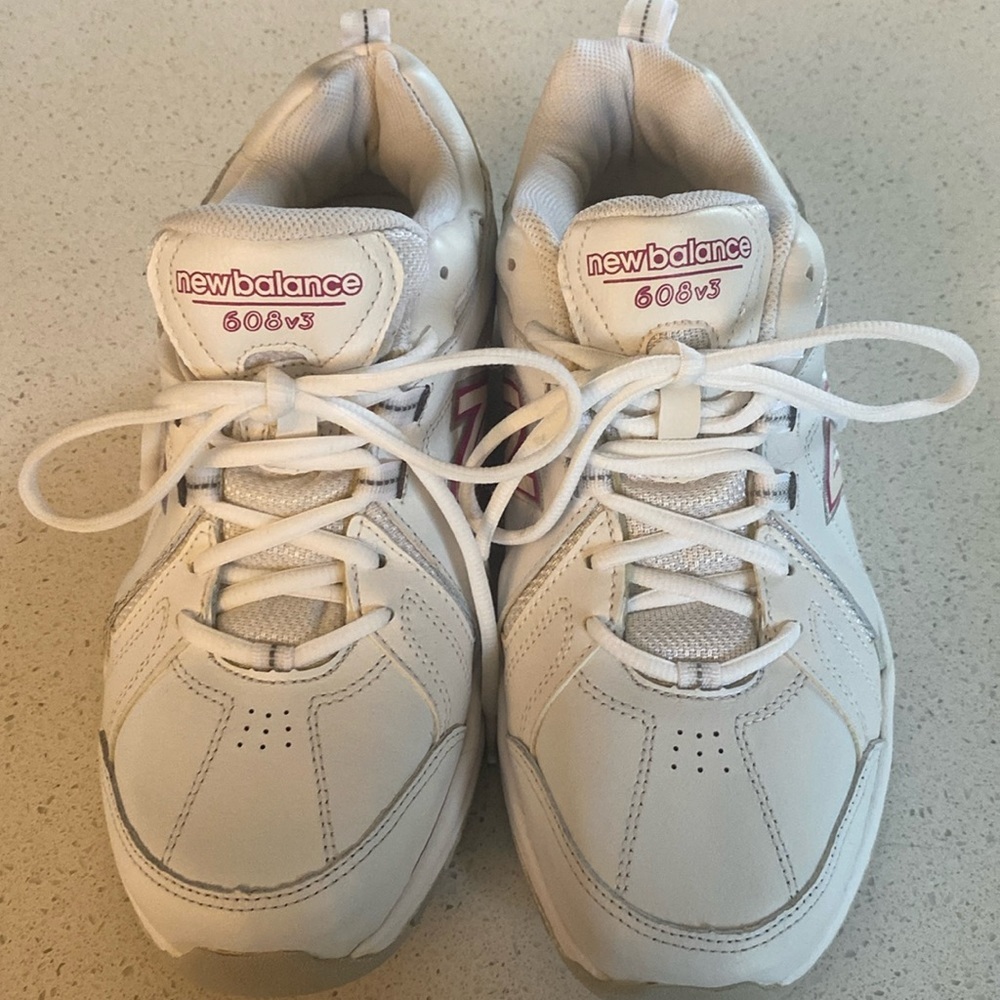 🍍 New Balance 608v3 Women's Running Walking Athletic Shoes Size 10D🍍